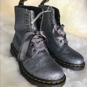 Dr. Martens 1460 Pascal Boots size 8